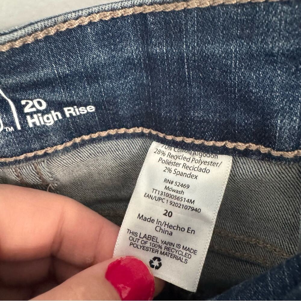 Time and Tru High Rise Medium Wash Capris Jeans Women’s Plus Size 20 W - Picture 6 of 7